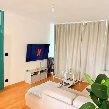 Room, 7 Min From Downtown *