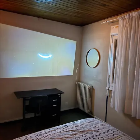 Room, 7 Min From Downtown Ubytování v soukromí